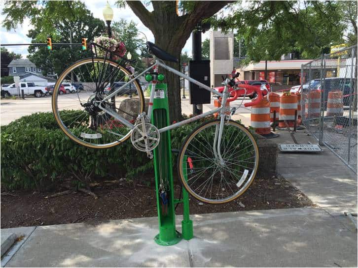 Bicycle fix-it station