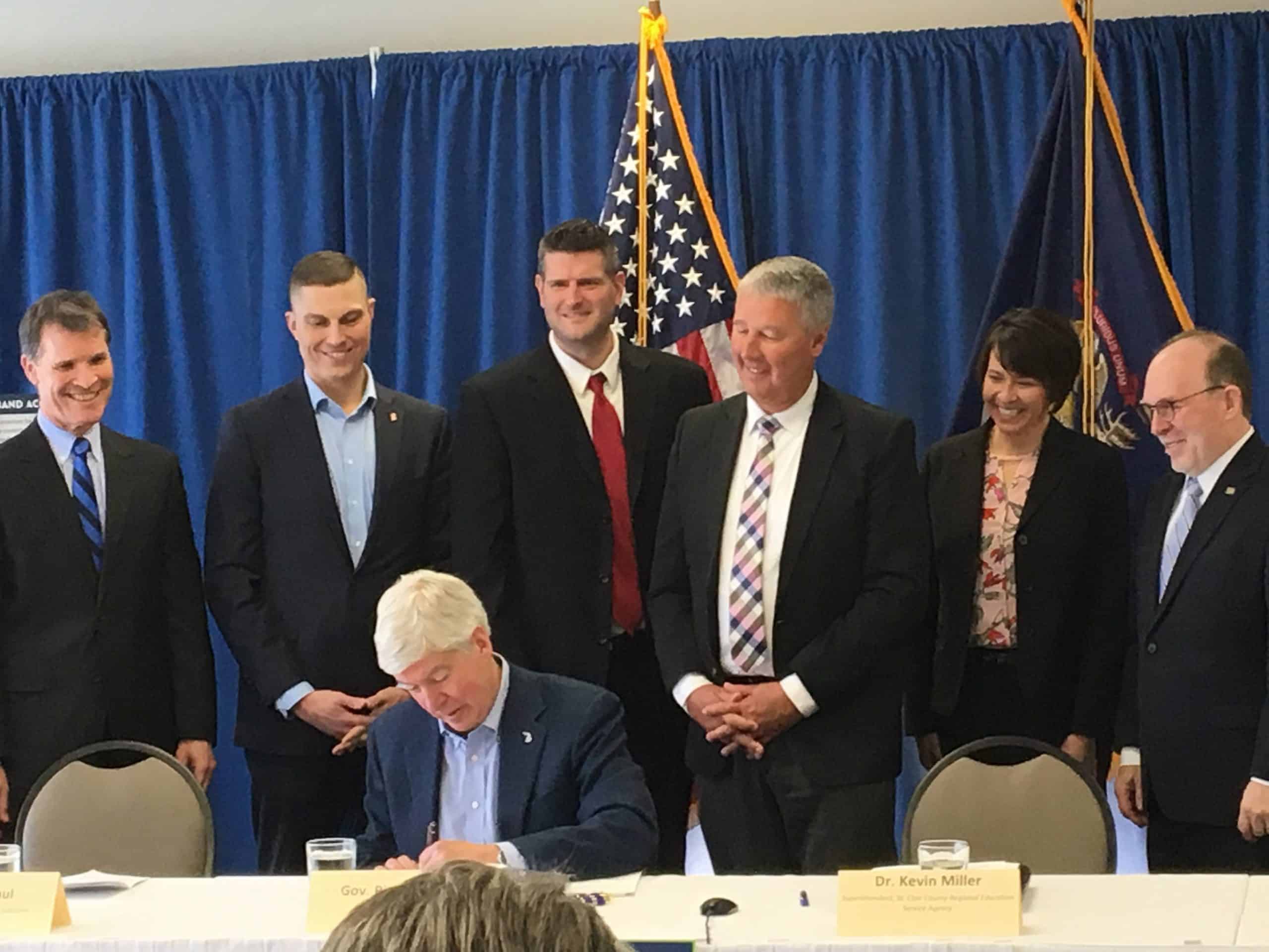 Governor Snyder signs Executive Order
